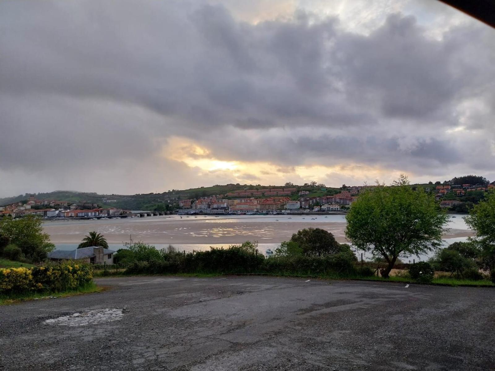Apartamento La Maza San Vicente De La Barquera Luaran gambar